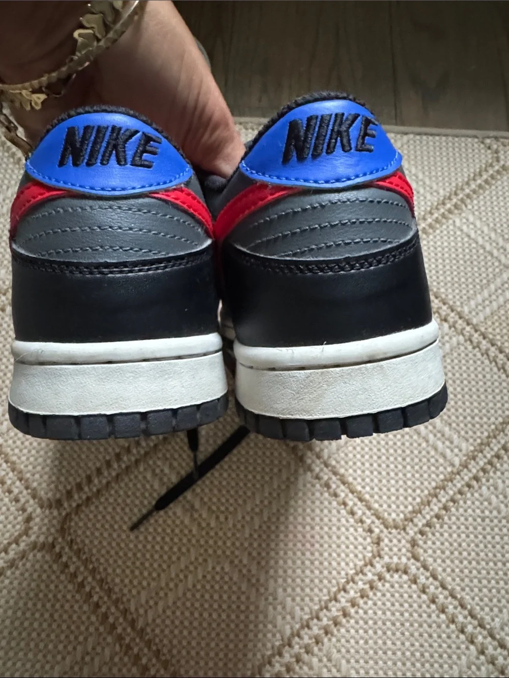Nike Boy’s Black and Red Sneakers, size 7, GUC